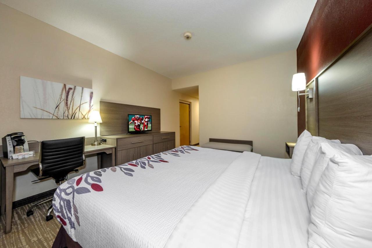 Red Roof Inn Йемасси Экстерьер фото