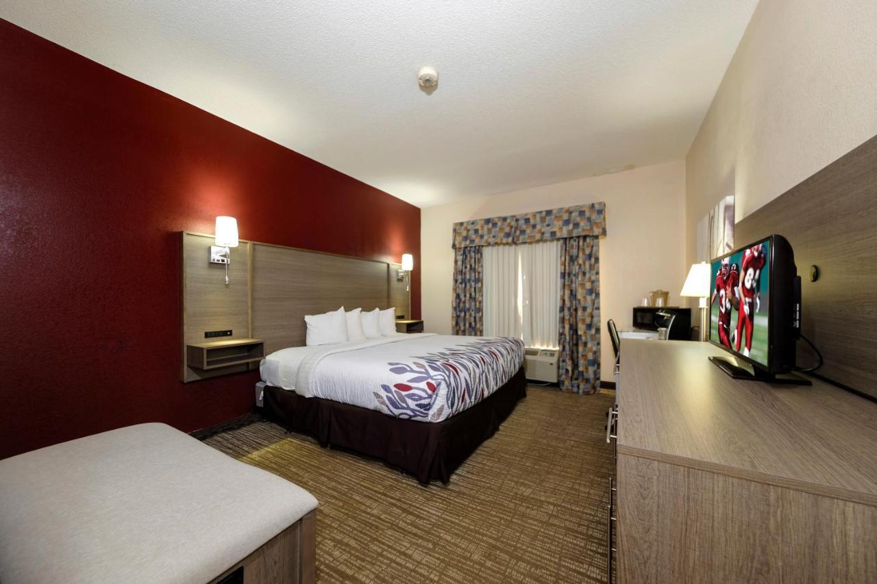 Red Roof Inn Йемасси Экстерьер фото