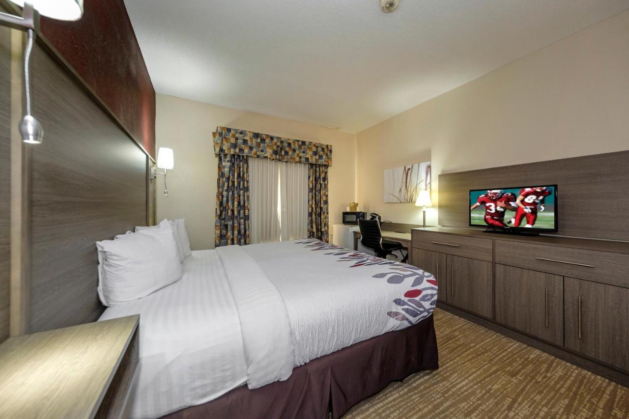 Red Roof Inn Йемасси Экстерьер фото