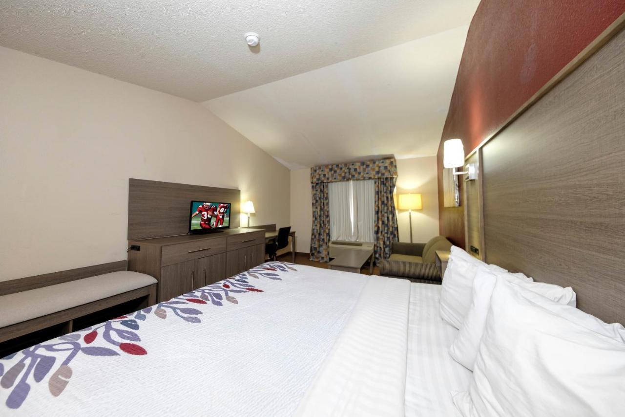 Red Roof Inn Йемасси Экстерьер фото